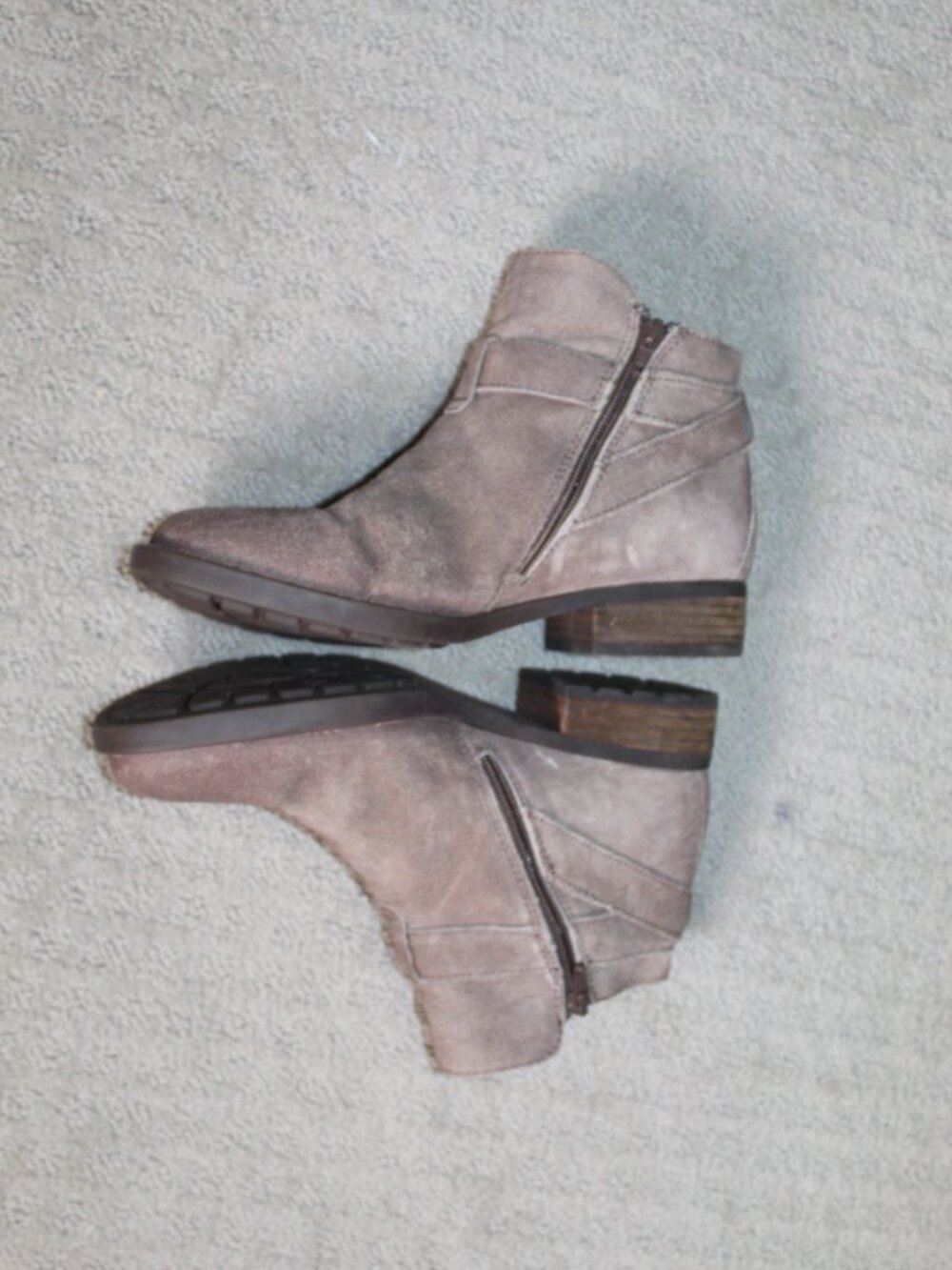 Born Size 9.5 Brown Suede Side Zip Ankle Booties - Picture 3 of 6